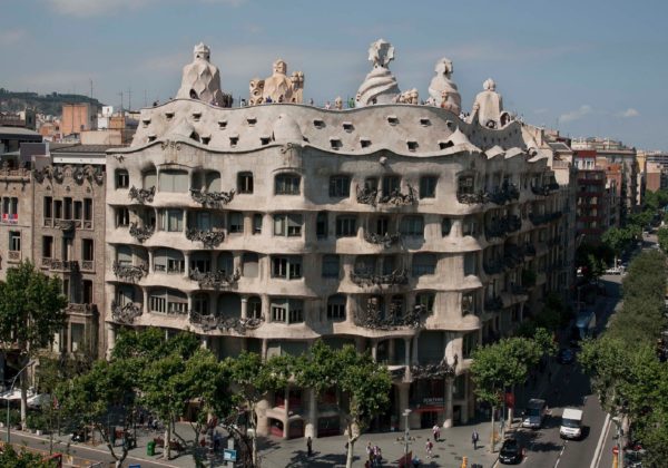 BARCELONA HIGHLIGHTS MORNING TOUR WITH LA PEDRERA